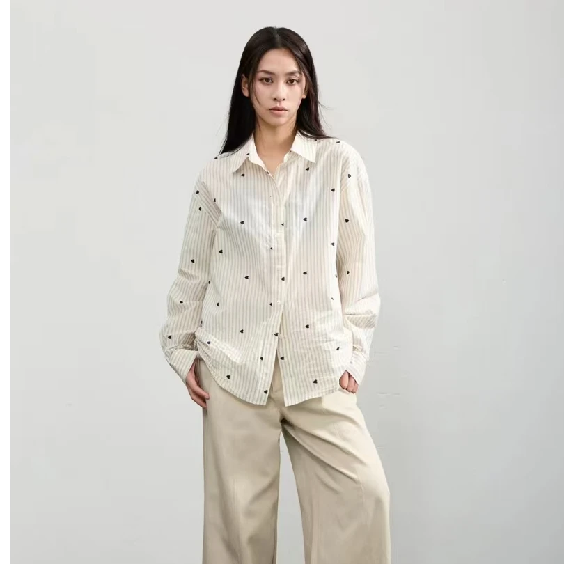 萝茜妮嫚早春新款时尚宽松长袖剌绣白色条纹长袖衬衣衬衫休闲上衣