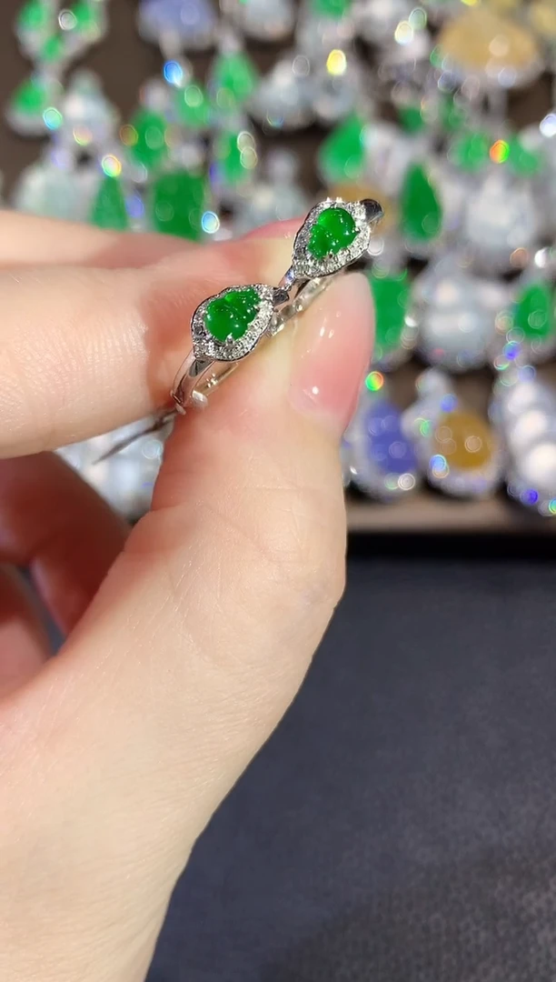 18K金镶嵌翡翠耳饰A5 多样性发货一件