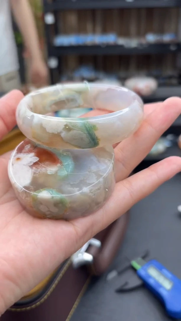 未镶嵌手镯石英质玉474(60圈赠送镯心)