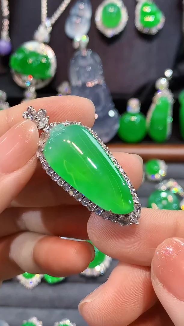 吊坠(不含链)18K金镶嵌翡翠吊坠