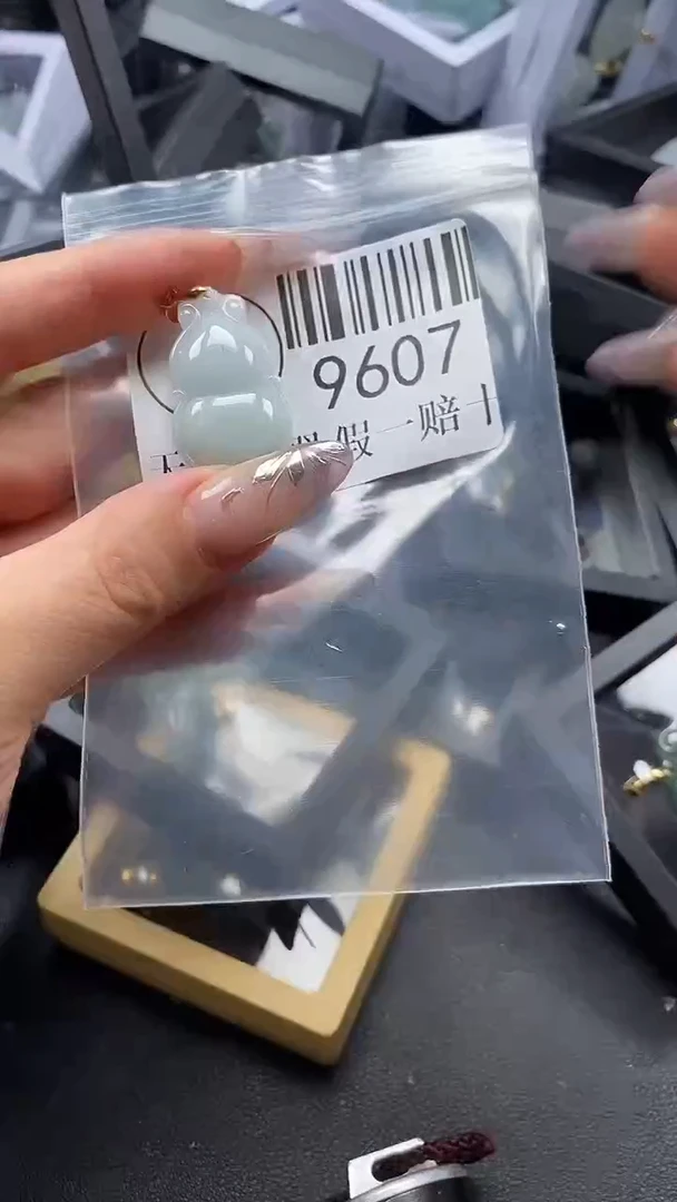 吊坠(不含链)未镶嵌翡翠9607