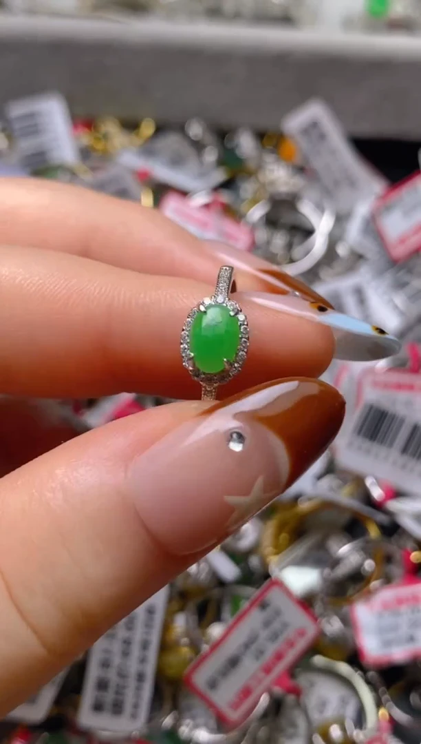 银S925镶嵌戒指翡翠百内无证书