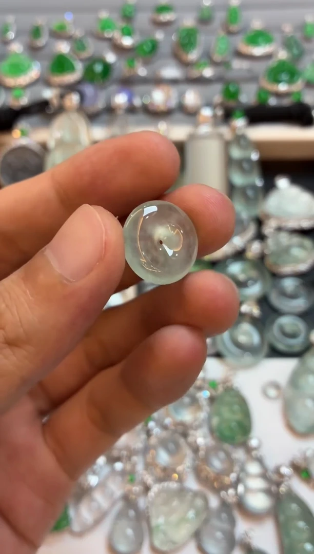 吊坠(不含链)未镶嵌翡翠平安扣