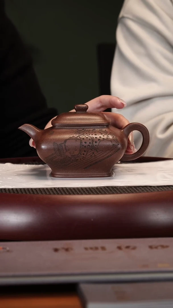 【闪购商品】紫砂茶壶2-78YXM四方扁灯紫玉金砂360cc