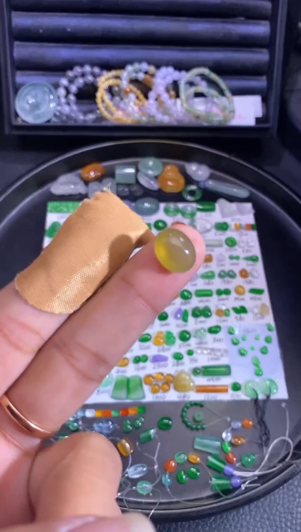 未镶嵌挂件翡翠蛋