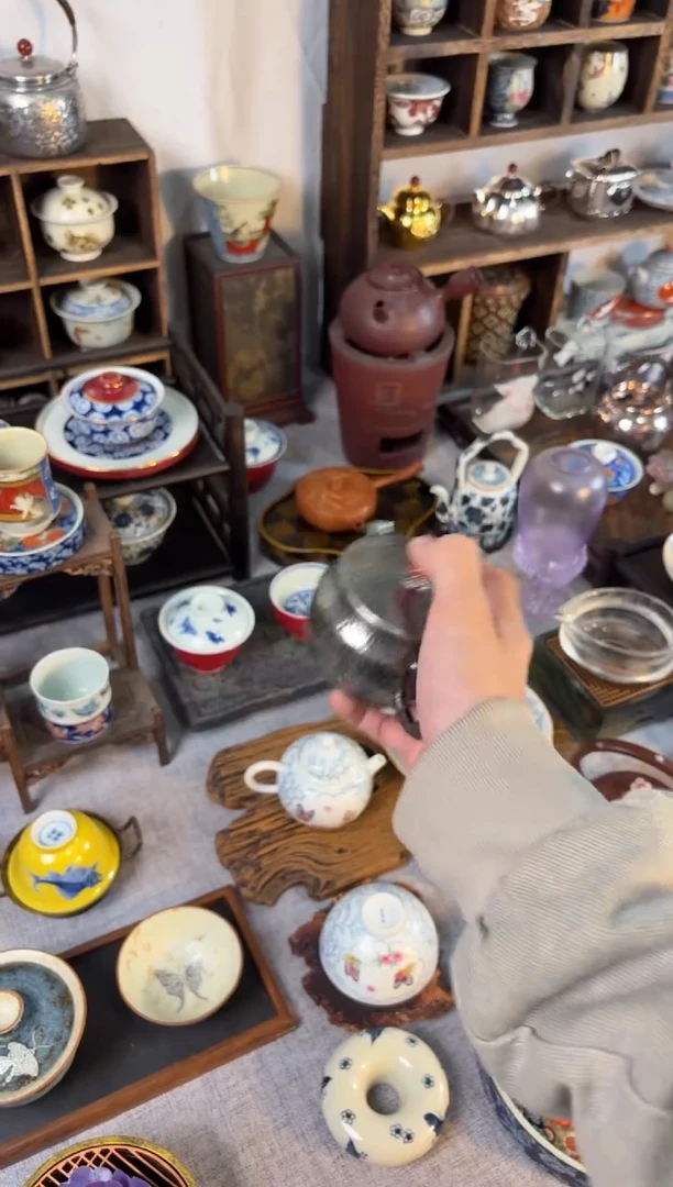 波光粼粼·全黑汉瓦壶