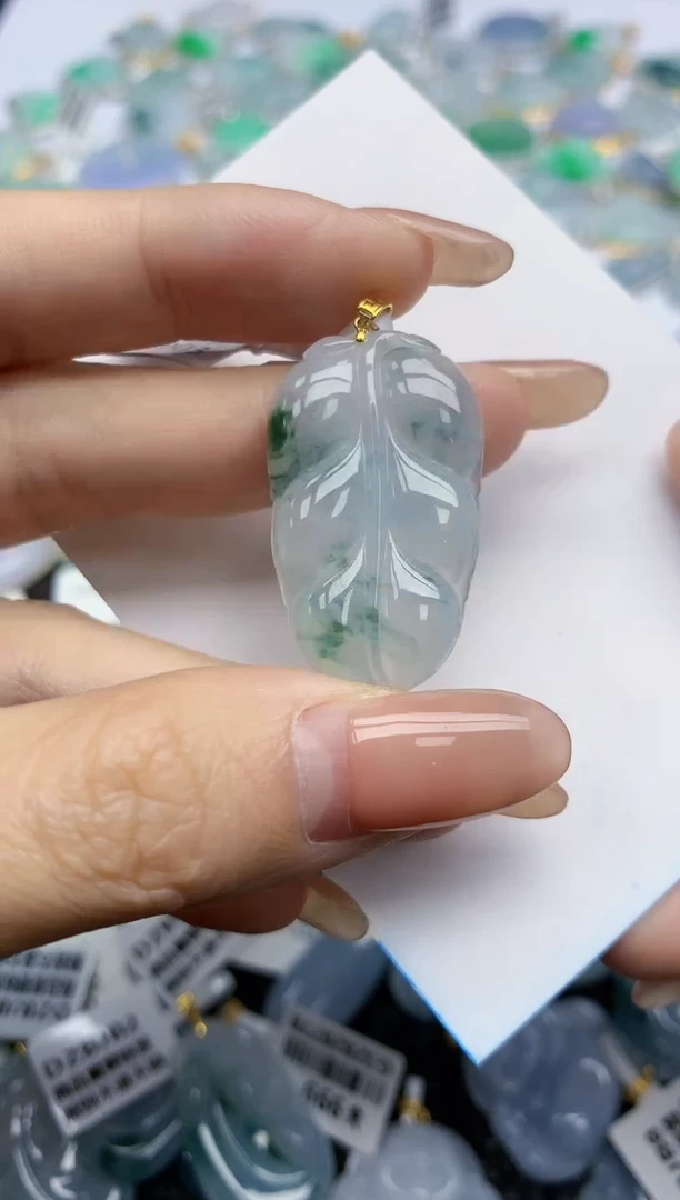 【闪购商品】翡翠挂件18K金镶嵌天然翡翠A货