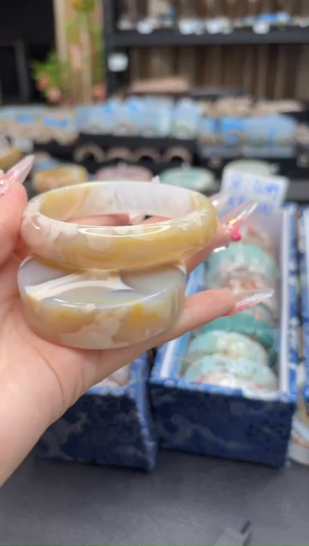 未镶嵌手镯石英质玉68(62圈赠送镯心)