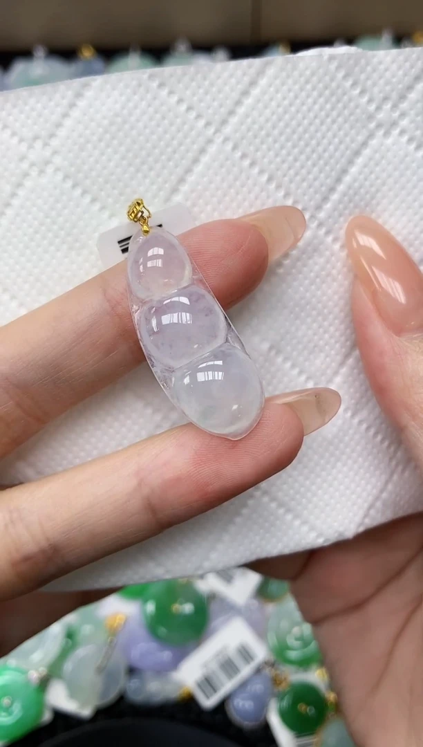 颈饰18K金镶嵌翡翠11111111111