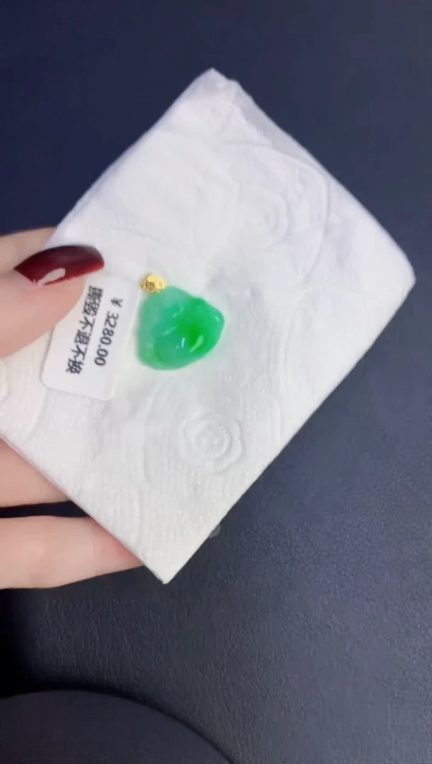颈饰18K金镶嵌翡翠缅甸天然翡翠a货