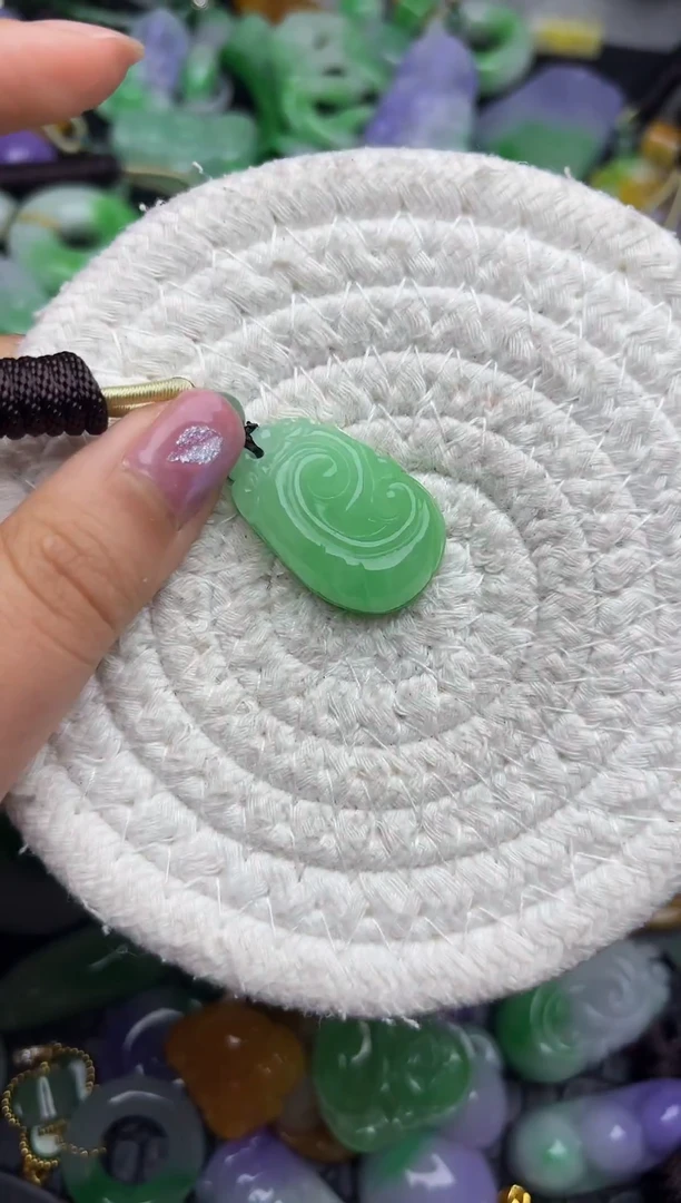 颈饰未镶嵌翡翠缅甸翡翠吊坠