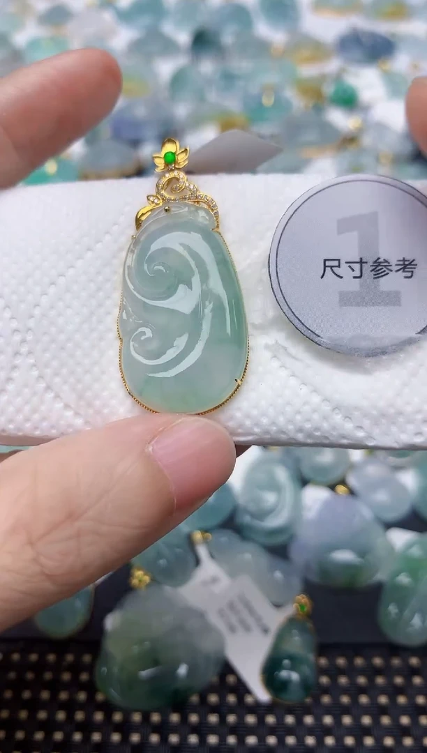 颈饰18K金镶嵌翡翠天然缅甸A货翡翠