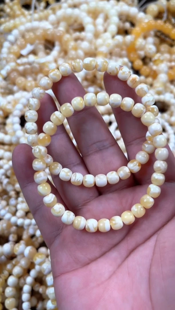 未镶嵌琥珀裸石SS5   6.5左右多样性一条