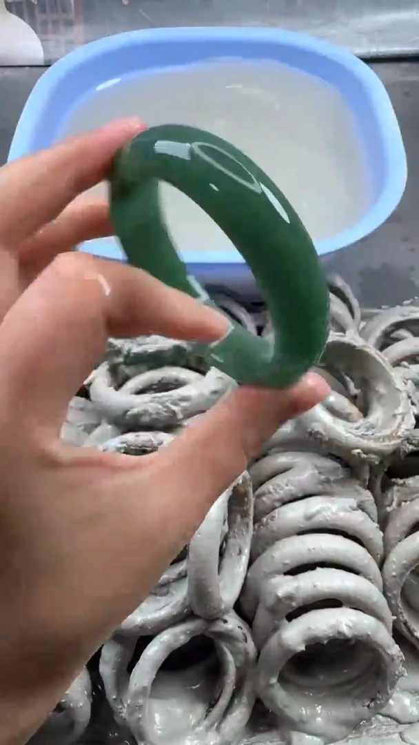 石英质玉手镯未镶嵌5