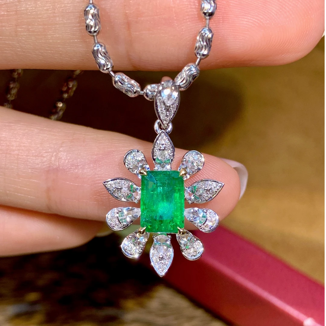 简洁大方18K金天然祖母绿吊坠/不含链