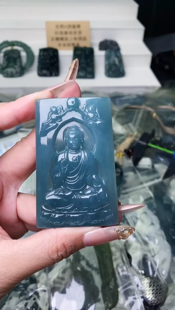 颈饰未镶嵌翡翠