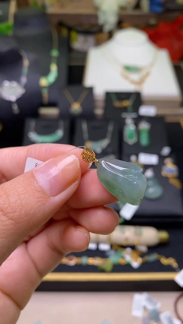 【闪购商品】翡翠颈饰18K金镶嵌净货17926