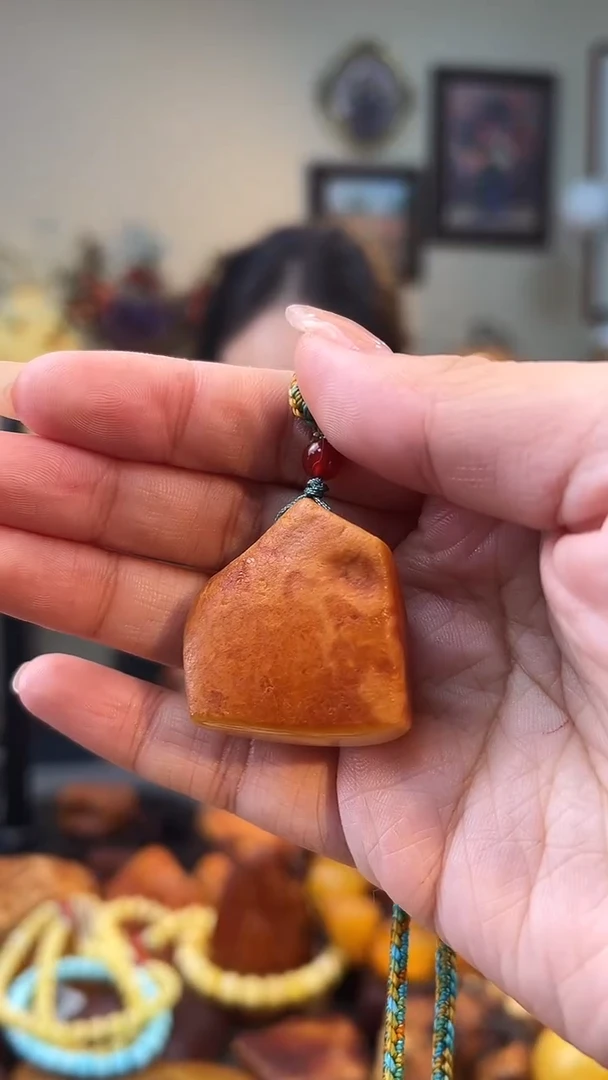 琥珀颈饰未镶嵌吊坠