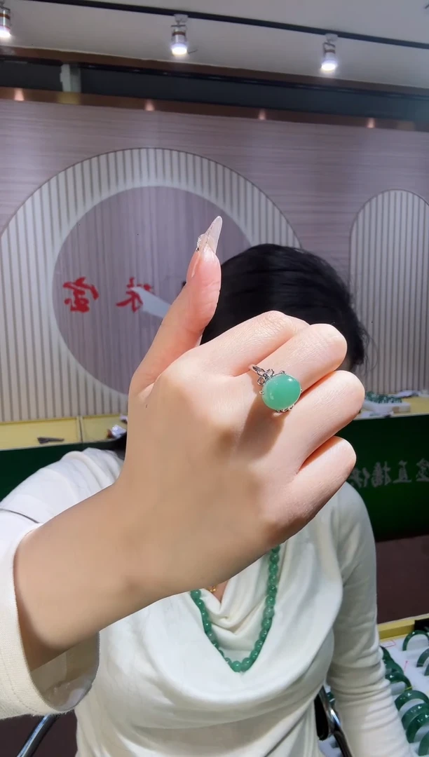 【闪购商品】石英质玉手镯未镶嵌2