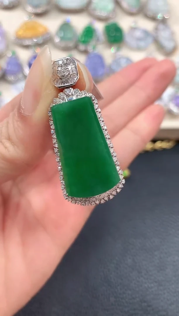【闪购商品】翡翠吊坠(不含链)18K金镶嵌n59       