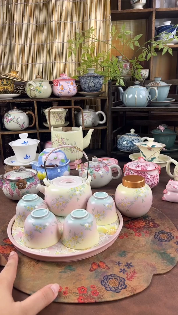 1壶4杯1个茶盘1个茶叶罐
