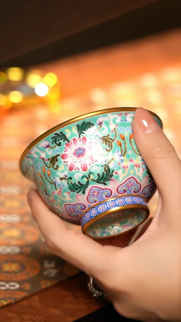 YZT溢珍堂内外满绘松石绿如意莲托缠枝莲压手杯