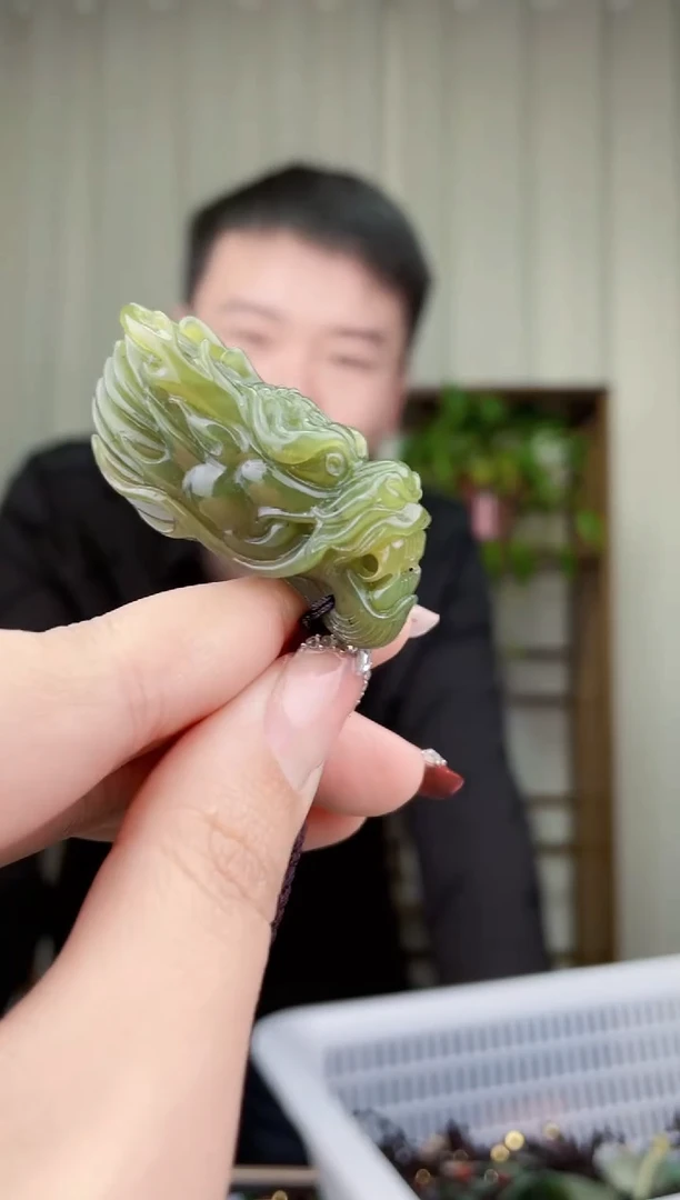 【闪购商品】和田玉挂件未镶嵌拍一发一，多样性发货！