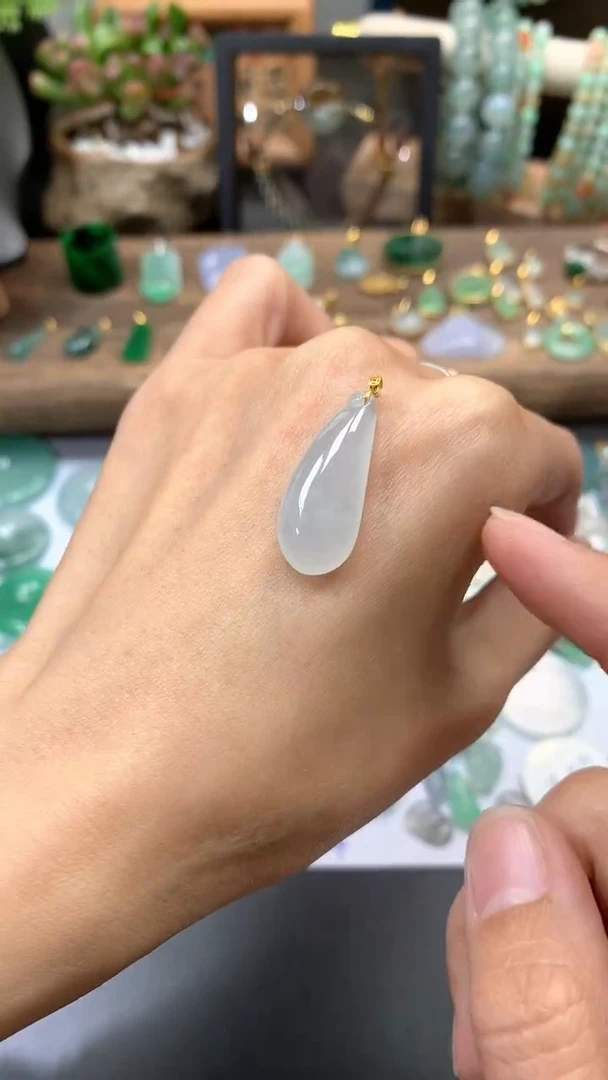 【闪购商品】翡翠吊坠(不含链)18K金镶嵌天然a货翡翠  吊坠qq001