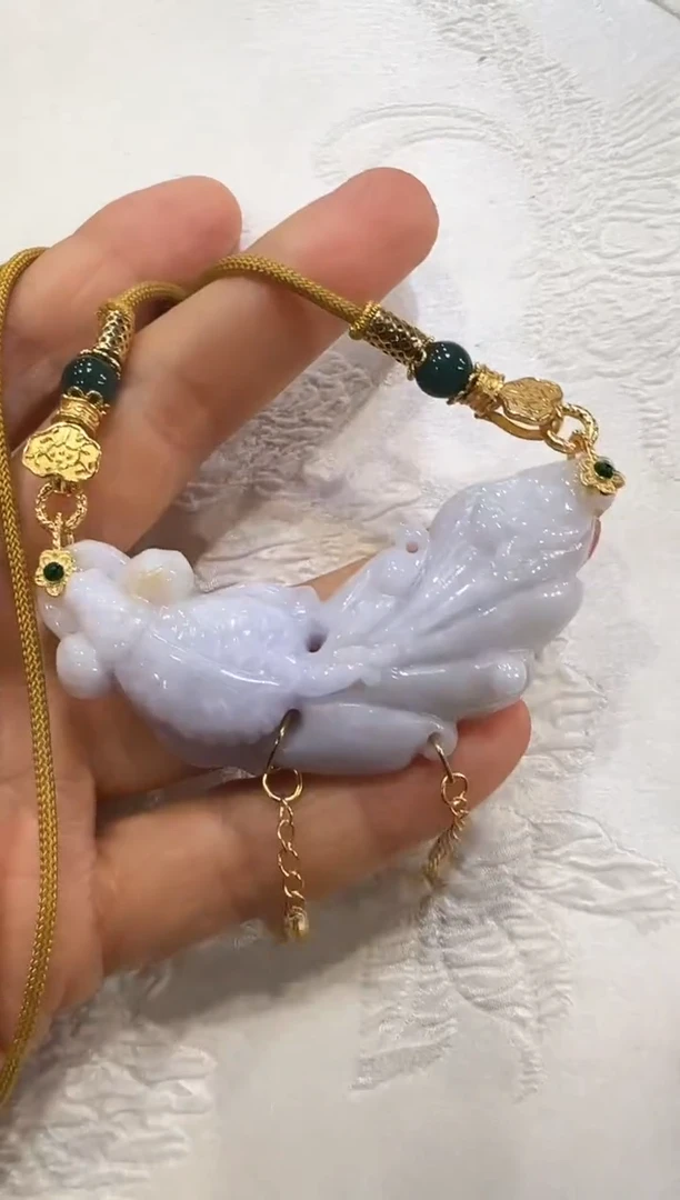 翡翠未镶嵌颈饰国风