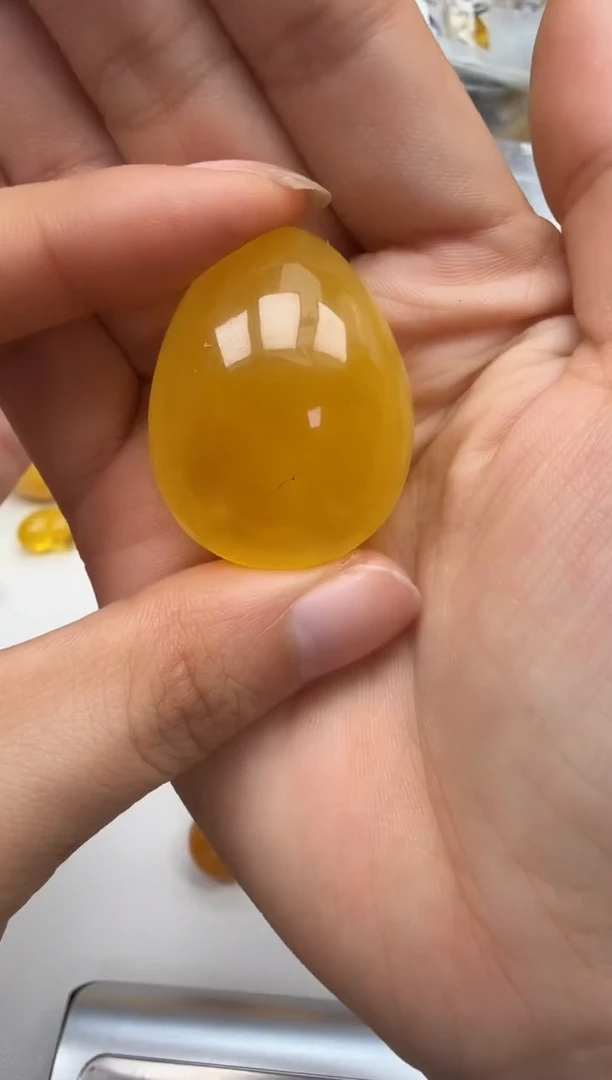 裸石琥珀未镶嵌如图