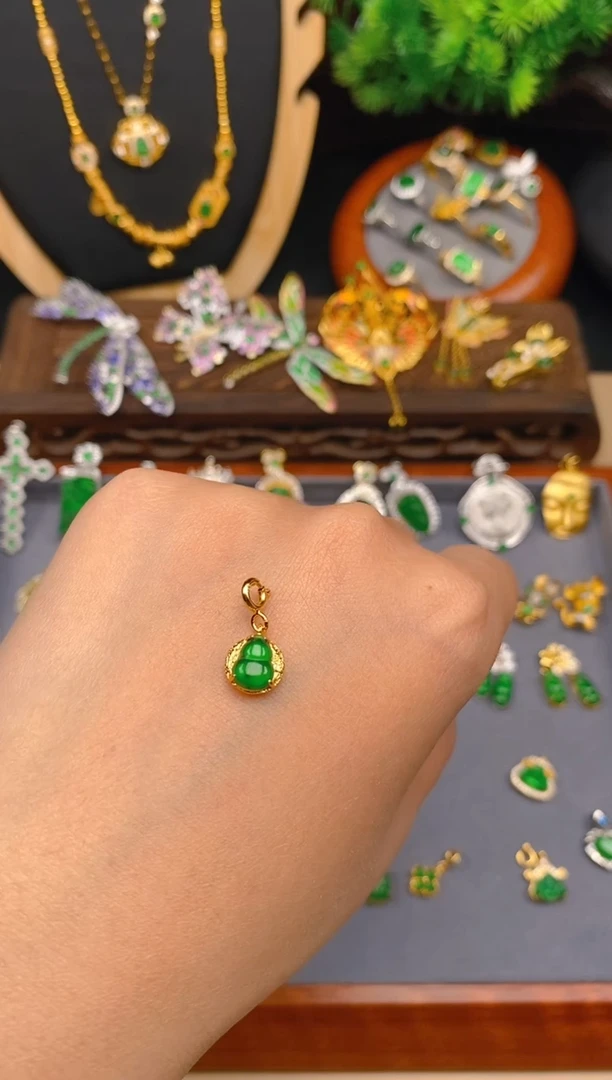 【闪购商品】翡翠吊坠(不含链)银S925镶嵌金色葫芦吊坠