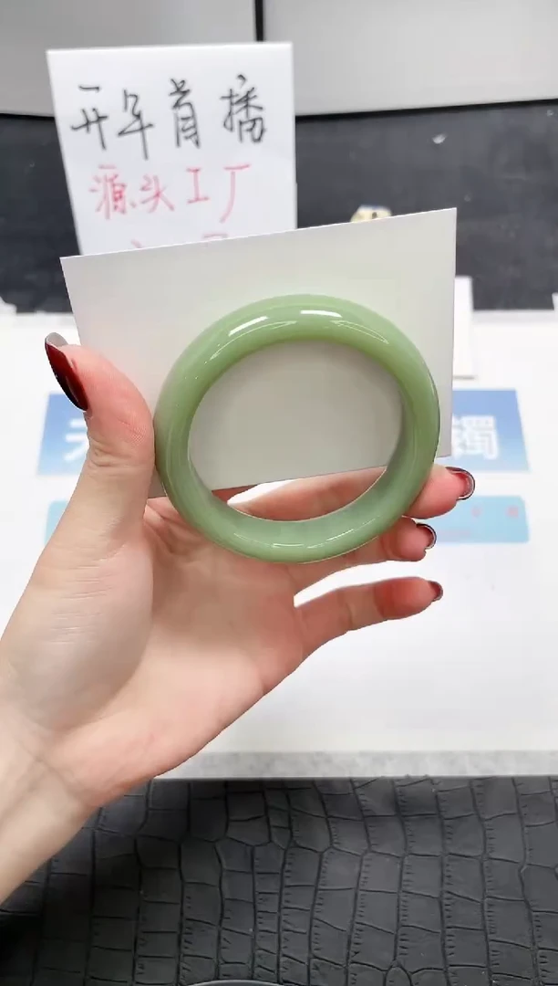 【闪购商品】石英质玉手镯未镶嵌Q22-55.4