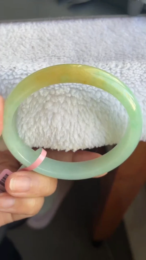 未镶嵌手镯翡翠（一定要买）冰润浓果绿黄加绿贵妃10号