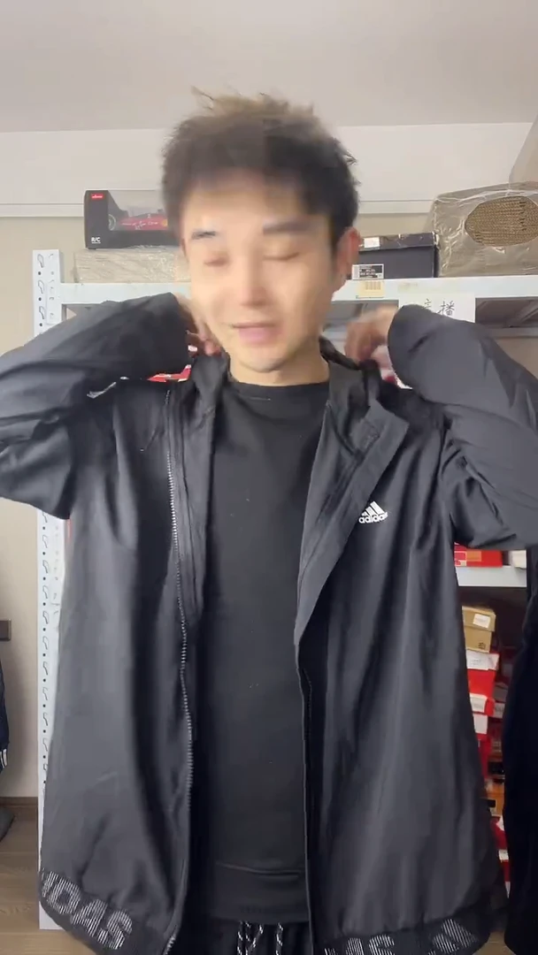 大牌潮服清仓中，编号FRI W 38  ，尺码XL（175）