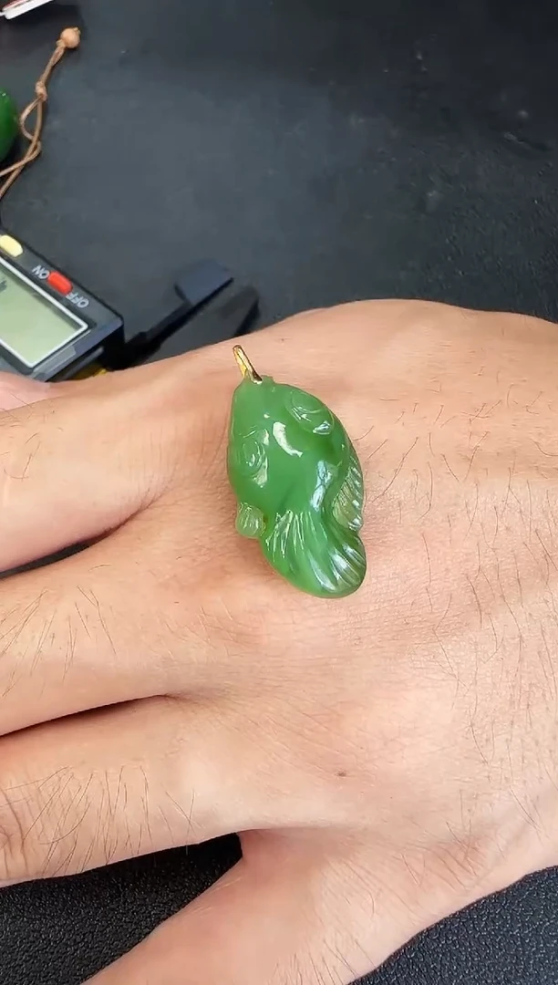 和田玉（碧玉）18K金镶嵌吊坠(不含链)鱼