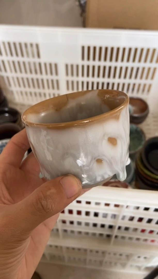 杯有裂了的有瑕疵介意勿拍