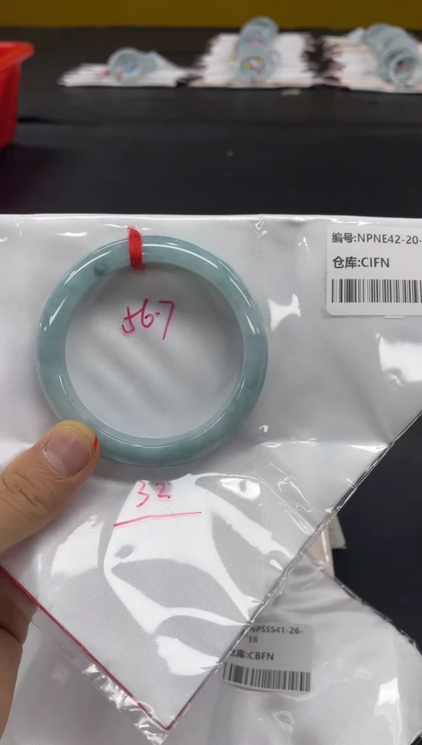 未镶嵌手镯翡翠翡翠手镯