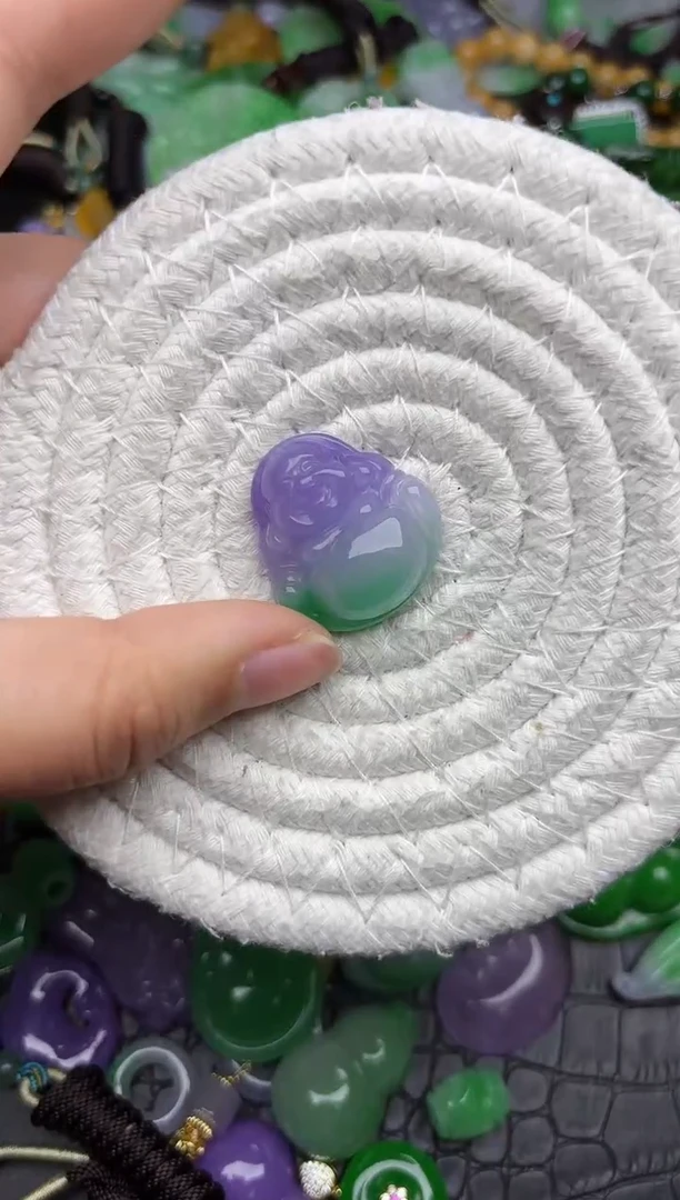 颈饰未镶嵌翡翠缅甸翡翠吊坠