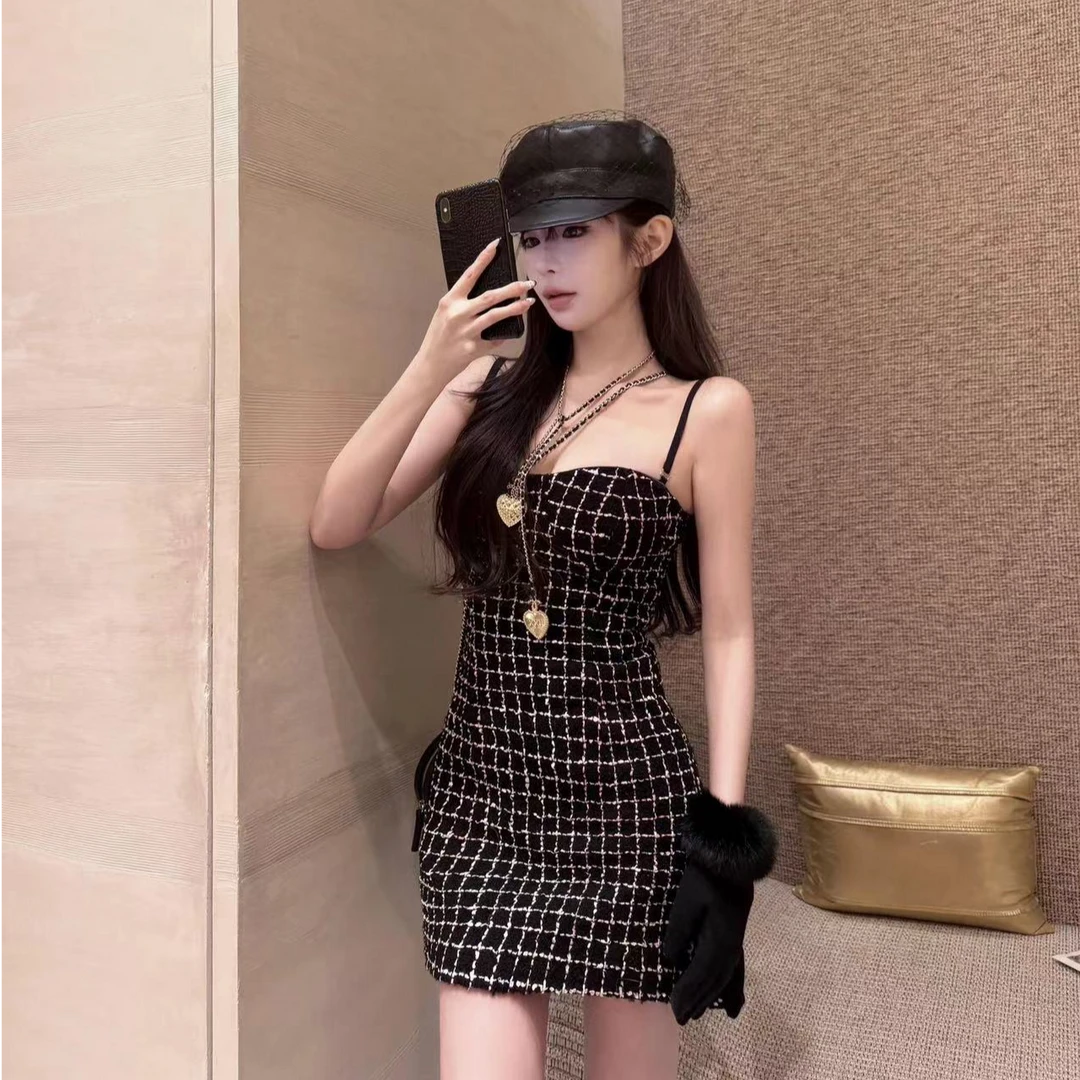 甜美重工一字肩小香风轻奢连衣裙女春季新款收腰时尚显瘦包臀短裙