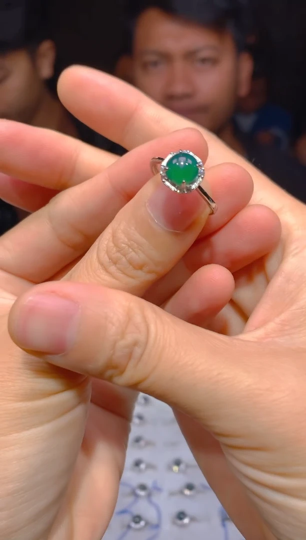 【闪购商品】定制翡翠未镶嵌6多样性发货（发其一）