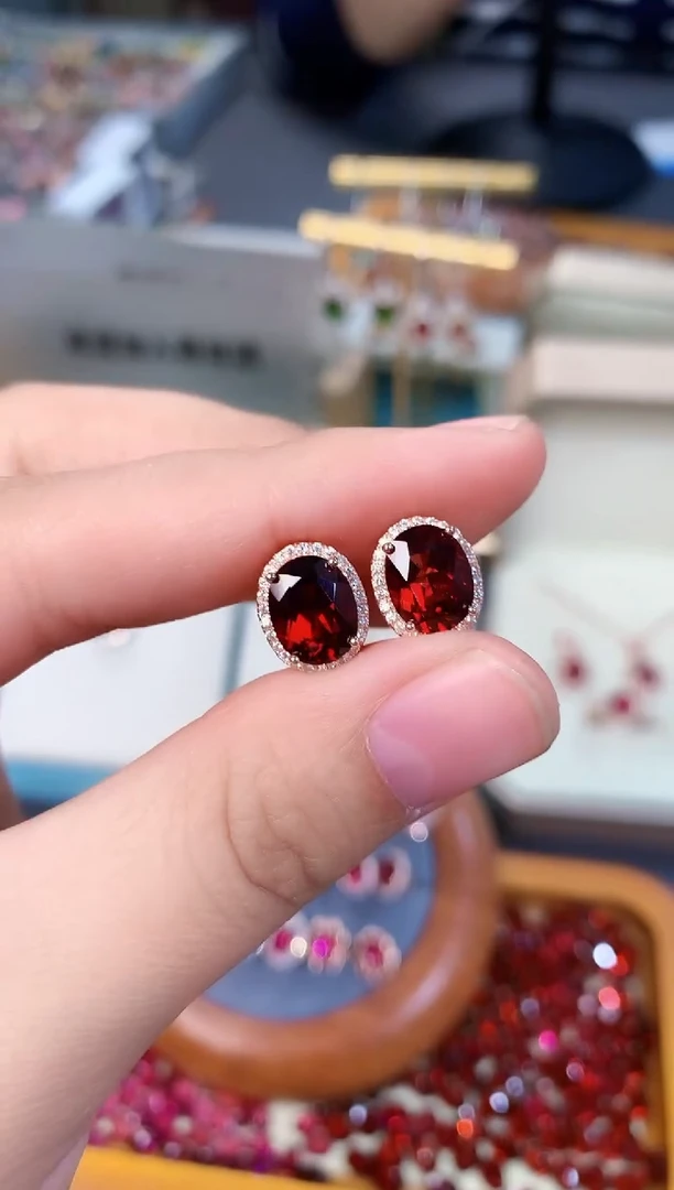 【闪购商品】石榴石耳钉银S925镶嵌天然