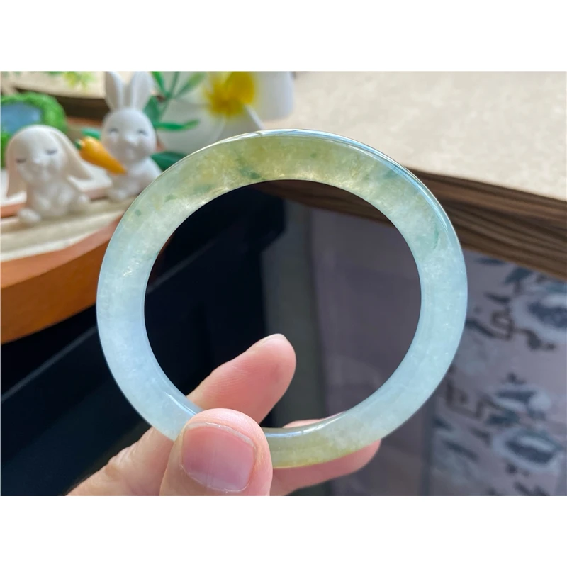 天然翡翠手镯01.13批冰黄飘花圆条13091号51.4-7-7.9 双色的搭配