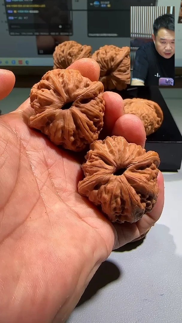 文玩核桃吊坠布****纳元宝40