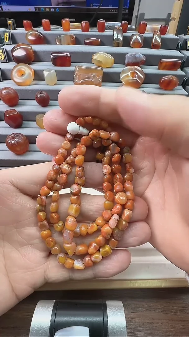 未镶嵌颈饰玛瑙/玉髓迎*树南红