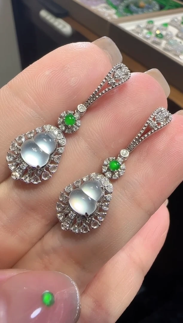 【闪购商品】翡翠耳饰18K金镶嵌葫芦