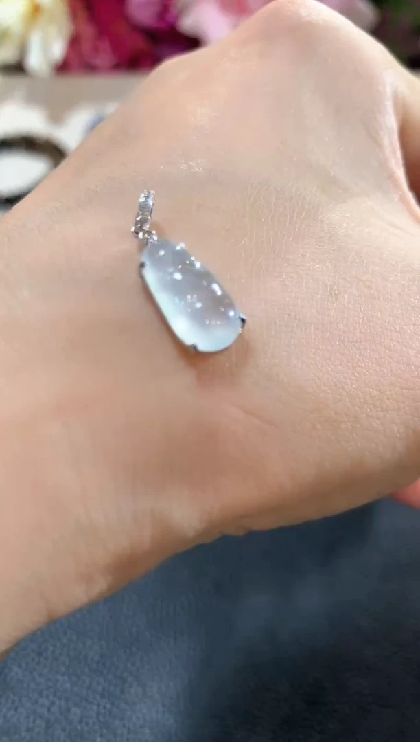 吊坠(不含链)18K金镶嵌翡翠z6