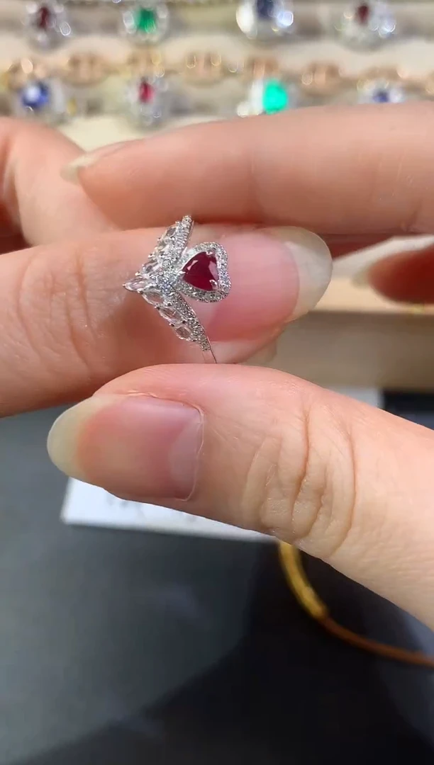 18K金镶嵌戒指红宝石D555|3980