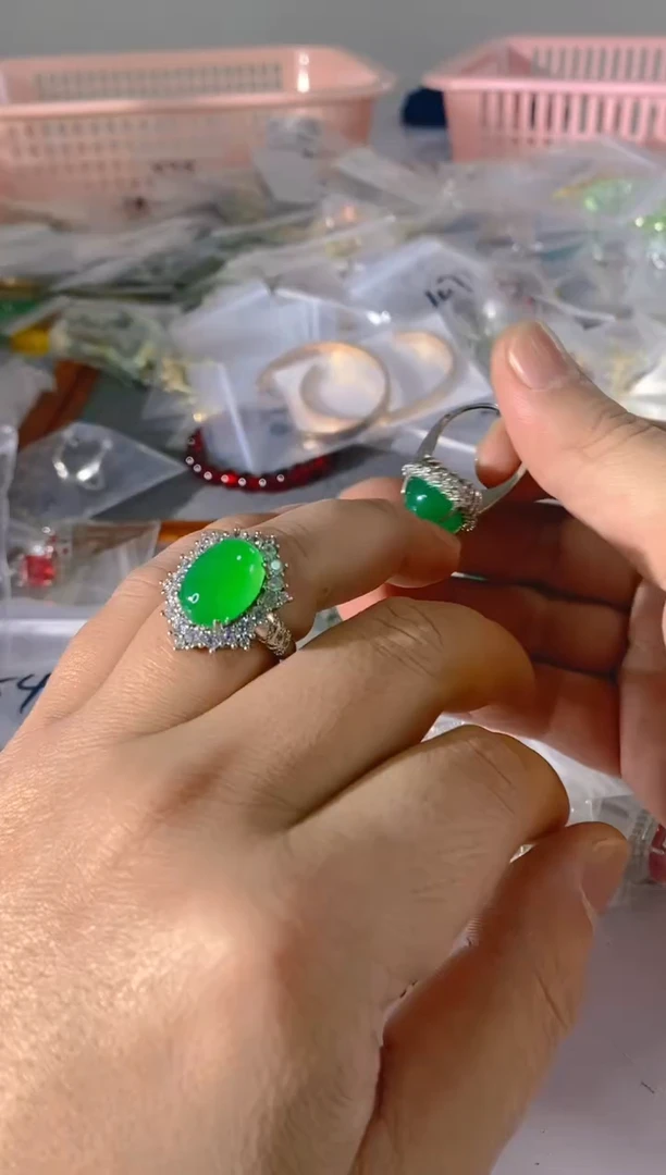 【闪购商品】水晶颈饰银S925镶嵌X463红宝，蓝宝，多样性发一件赠链