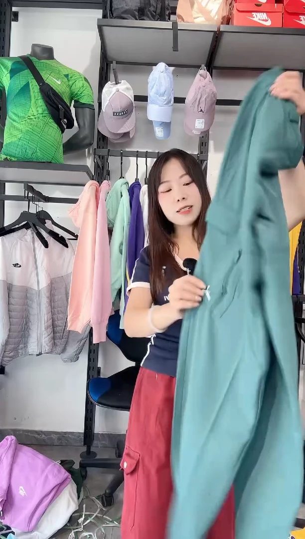 1599  编码 瑕疵款直播间过款为准 尺码 170