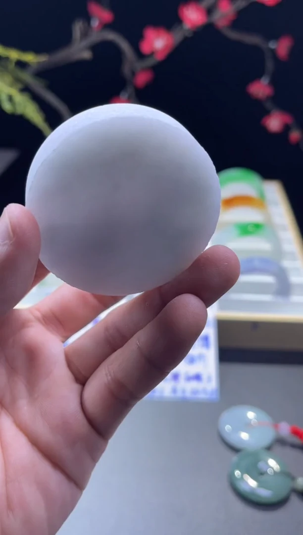 翡翠摆件未镶嵌镯心